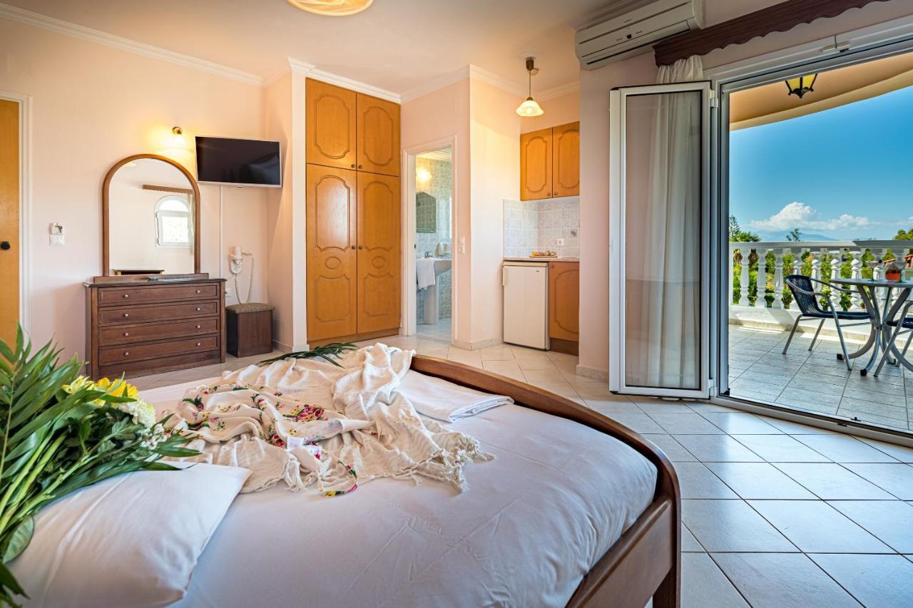 Dinos Hotel Циливи Екстериор снимка